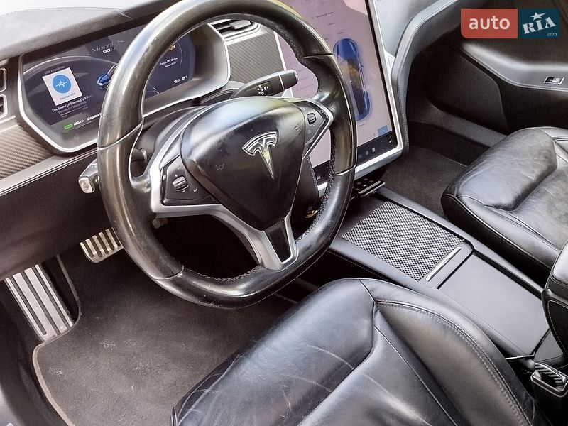 Ліфтбек Tesla Model S 2016 в Ковелі