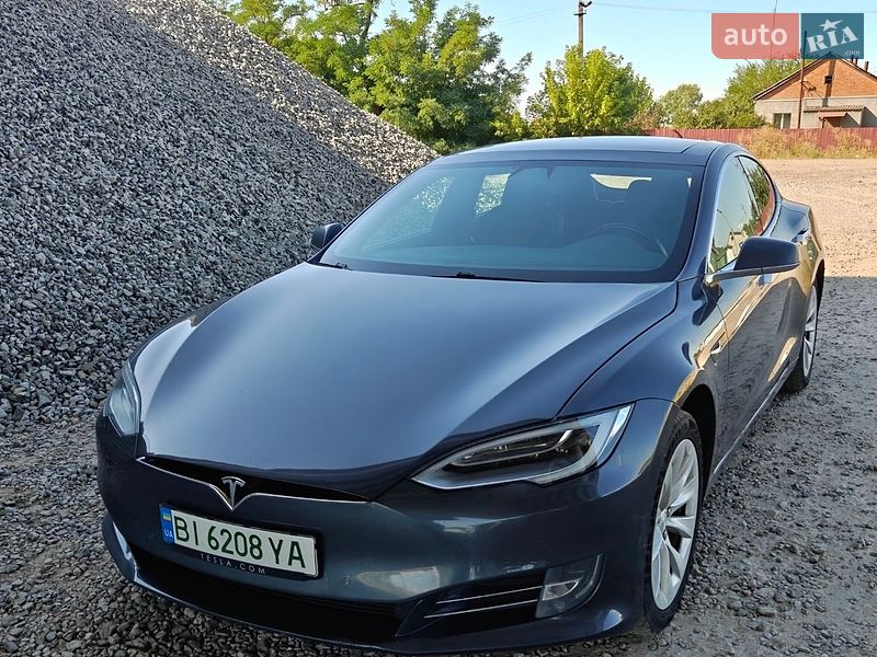 Tesla Model S 2018