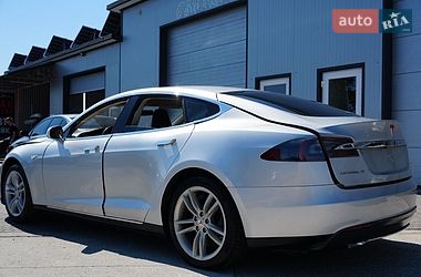 Лифтбек Tesla Model S 2014 в Дрогобыче