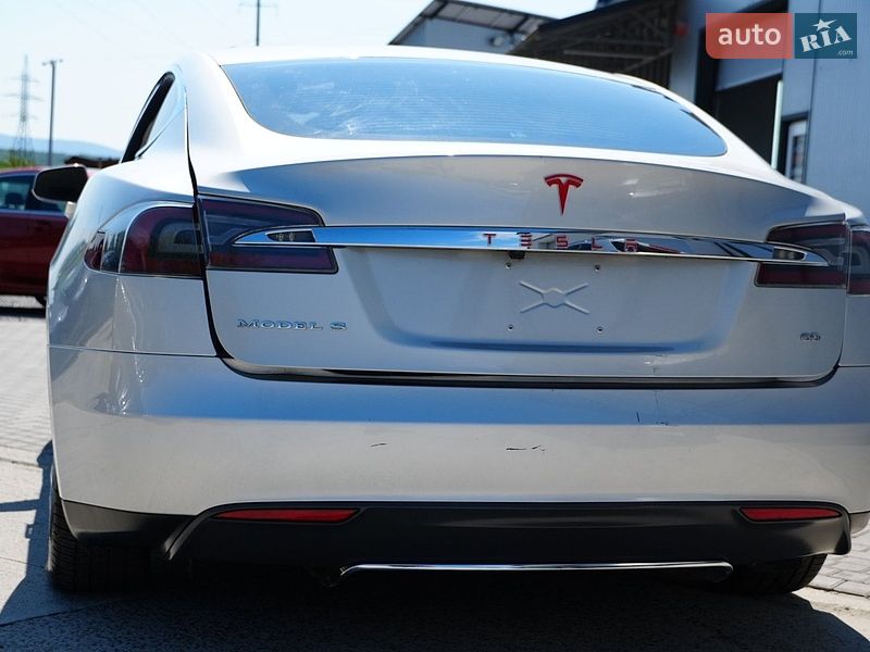 Лифтбек Tesla Model S 2014 в Дрогобыче