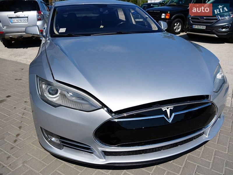 Лифтбек Tesla Model S 2014 в Дрогобыче фото 43 Лифтбек Tesla Model S 2014 в Дрогобыче