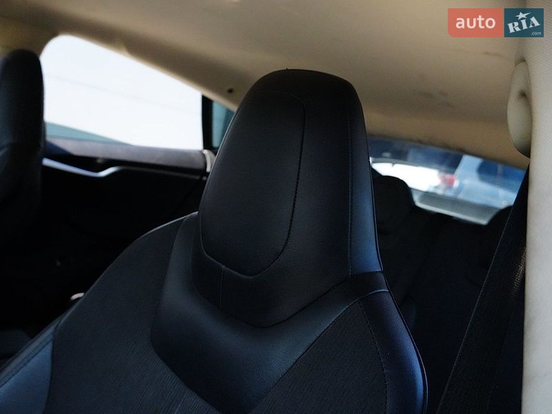 Лифтбек Tesla Model S 2014 в Дрогобыче