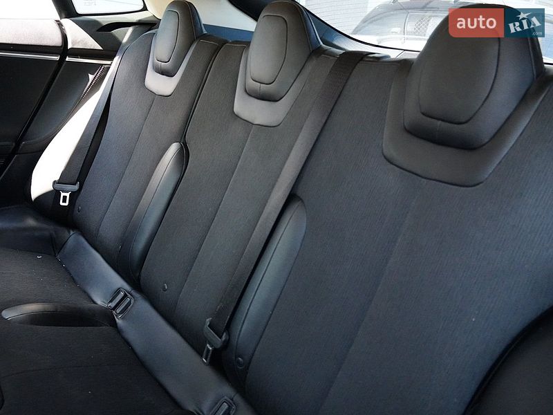 Лифтбек Tesla Model S 2014 в Дрогобыче