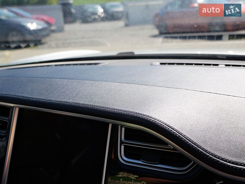 Лифтбек Tesla Model S 2014 в Дрогобыче