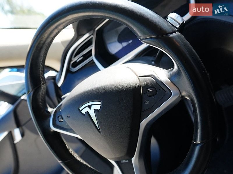 Лифтбек Tesla Model S 2014 в Дрогобыче