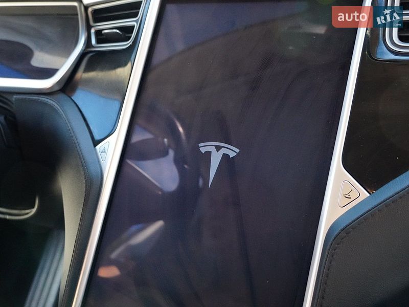 Лифтбек Tesla Model S 2014 в Дрогобыче