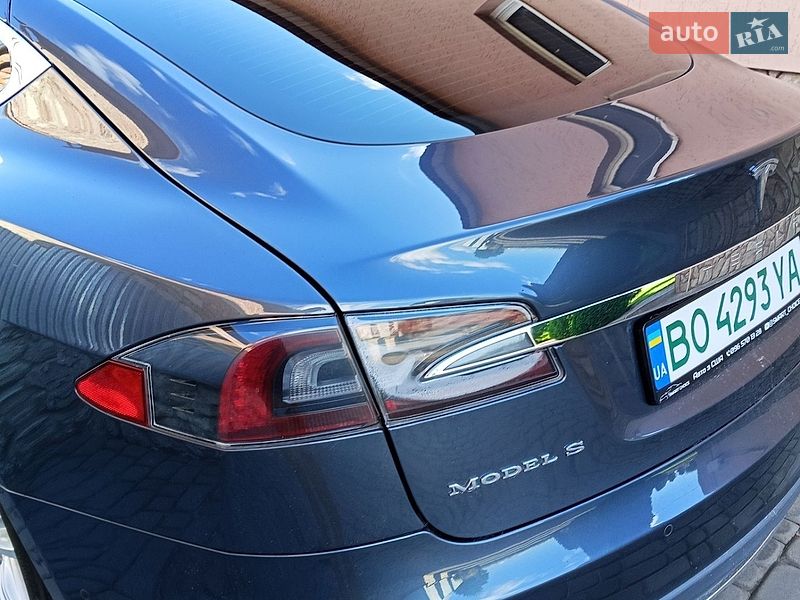 Лифтбек Tesla Model S 2016 в Тернополе