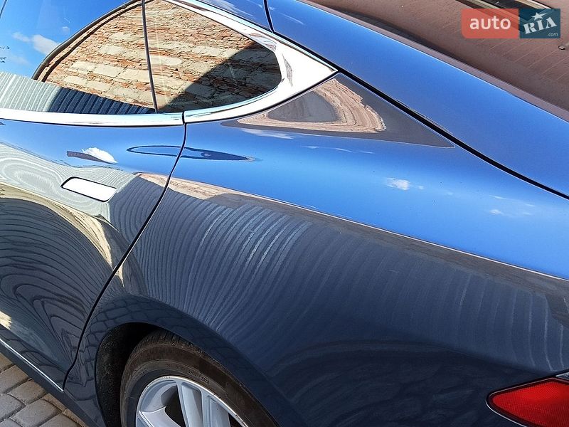 Лифтбек Tesla Model S 2016 в Тернополе