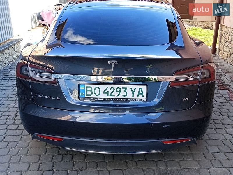 Лифтбек Tesla Model S 2016 в Тернополе