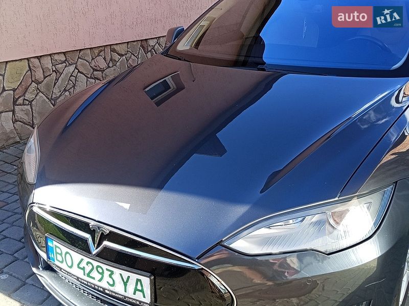 Лифтбек Tesla Model S 2016 в Тернополе