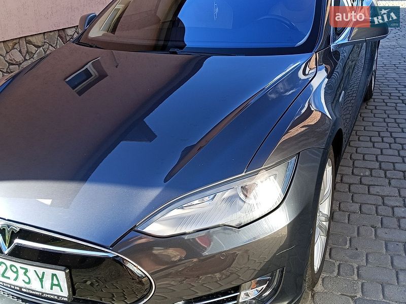 Лифтбек Tesla Model S 2016 в Тернополе