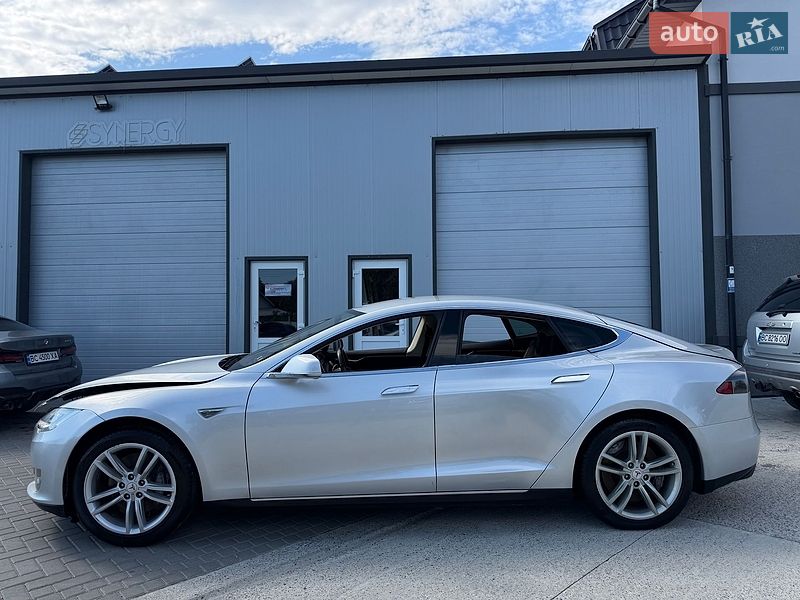 Лифтбек Tesla Model S 2014 в Дрогобыче фото 4 Лифтбек Tesla Model S 2014 в Дрогобыче