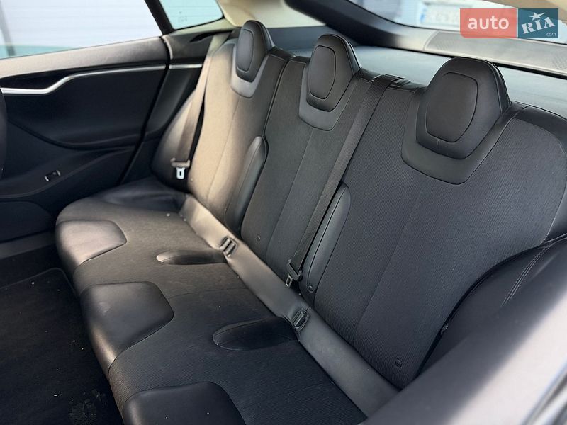 Лифтбек Tesla Model S 2014 в Дрогобыче