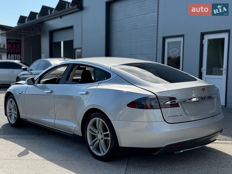 Лифтбек Tesla Model S 2014 в Дрогобыче фото 7 Лифтбек Tesla Model S 2014 в Дрогобыче