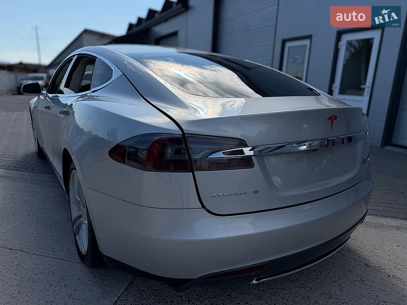 Лифтбек Tesla Model S 2014 в Дрогобыче фото 9 Лифтбек Tesla Model S 2014 в Дрогобыче