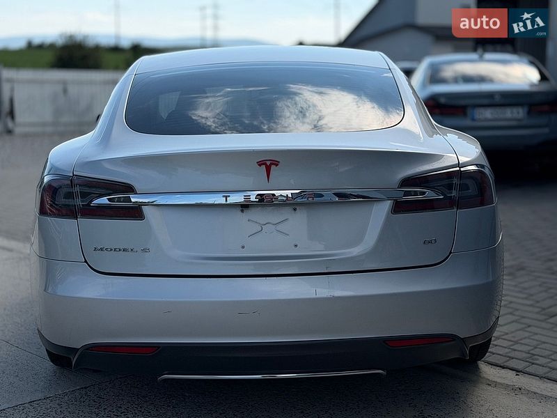 Лифтбек Tesla Model S 2014 в Дрогобыче фото 11 Лифтбек Tesla Model S 2014 в Дрогобыче