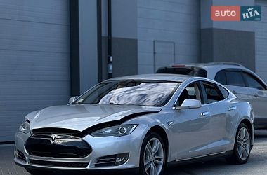 Лифтбек Tesla Model S 2014 в Дрогобыче