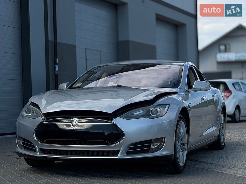 Лифтбек Tesla Model S 2014 в Дрогобыче фото 25 Лифтбек Tesla Model S 2014 в Дрогобыче