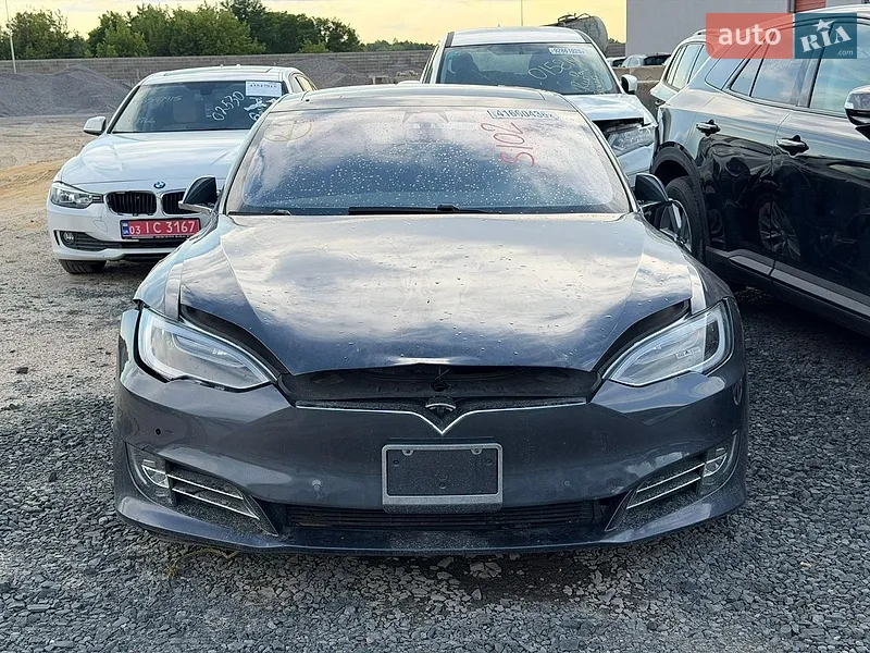 Tesla Model S 2018