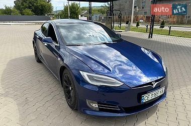 Лифтбек Tesla Model S 2017 в Черновцах