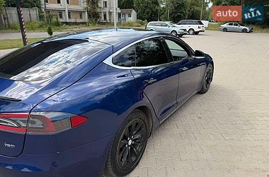 Лифтбек Tesla Model S 2017 в Черновцах