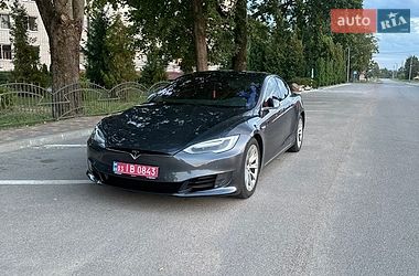 Ліфтбек Tesla Model S 2017 в Луцьку