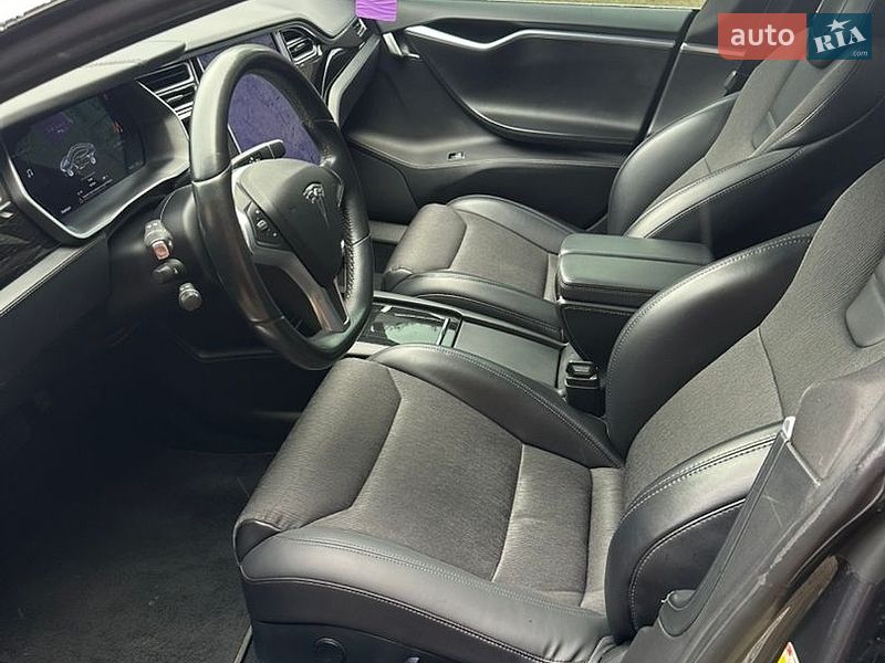 Ліфтбек Tesla Model S 2017 в Луцьку