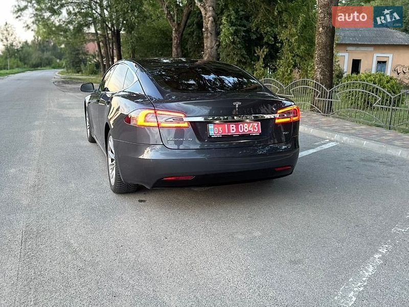 Ліфтбек Tesla Model S 2017 в Луцьку