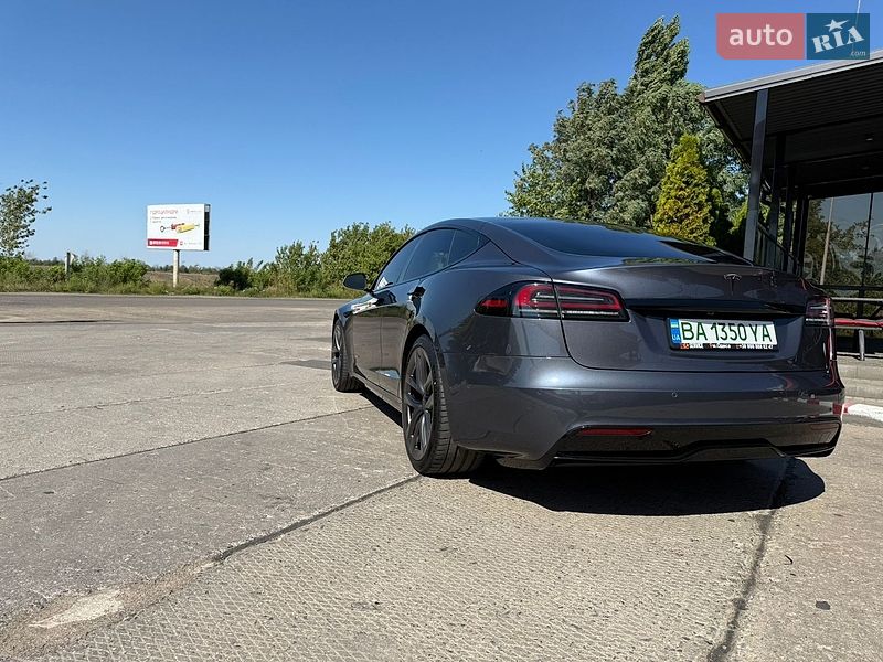 Лифтбек Tesla Model S 2022 в Первомайске