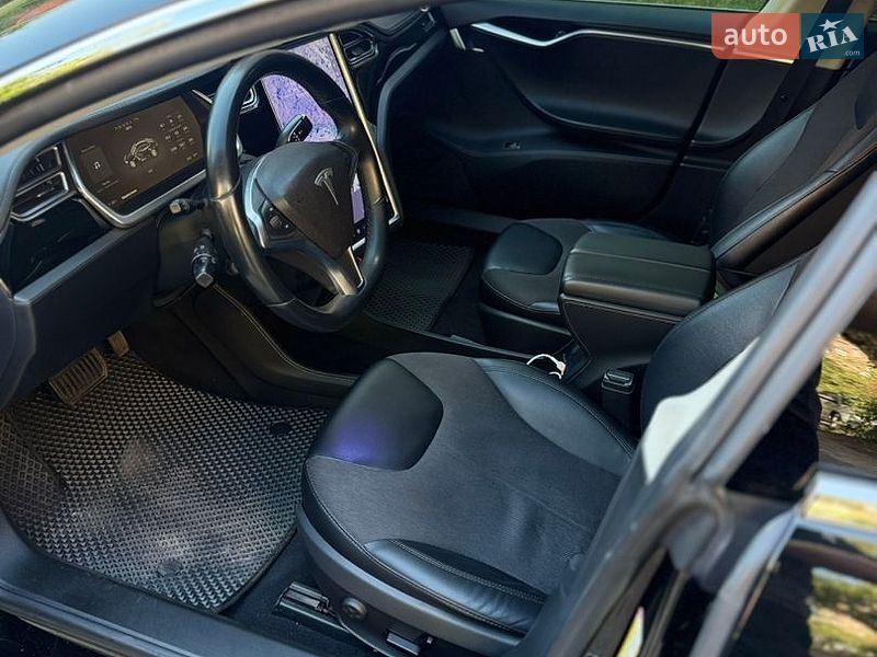 Лифтбек Tesla Model S 2014 в Полтаве