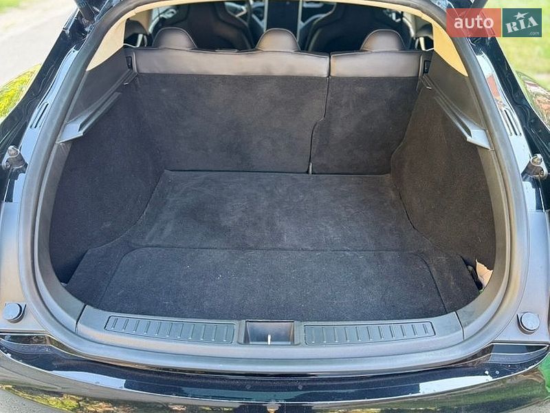 Лифтбек Tesla Model S 2014 в Полтаве