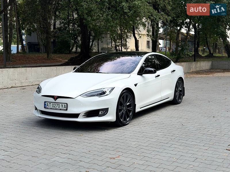 Ліфтбек Tesla Model S 2017 в Тернополі