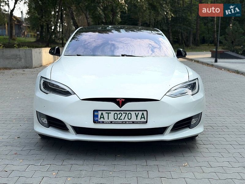 Лифтбек Tesla Model S 2017 в Тернополе