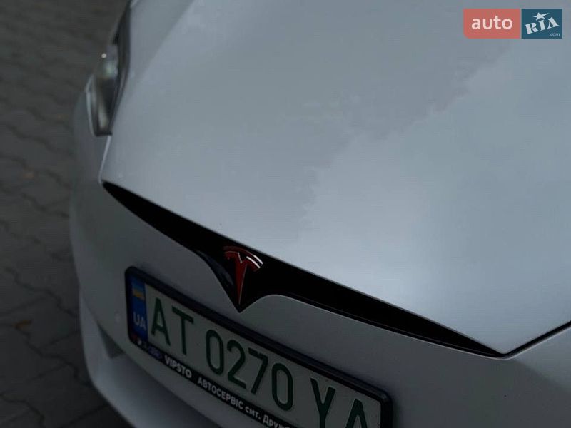 Ліфтбек Tesla Model S 2017 в Тернополі