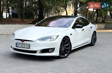 Лифтбек Tesla Model S 2017 в Тернополе