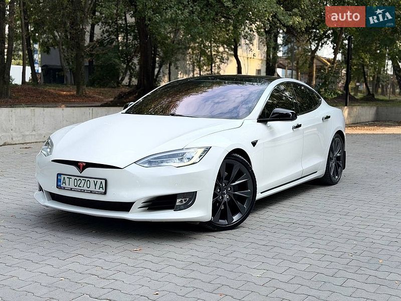 Лифтбек Tesla Model S 2017 в Тернополе