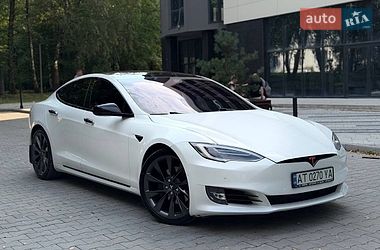 Ліфтбек Tesla Model S 2017 в Тернополі