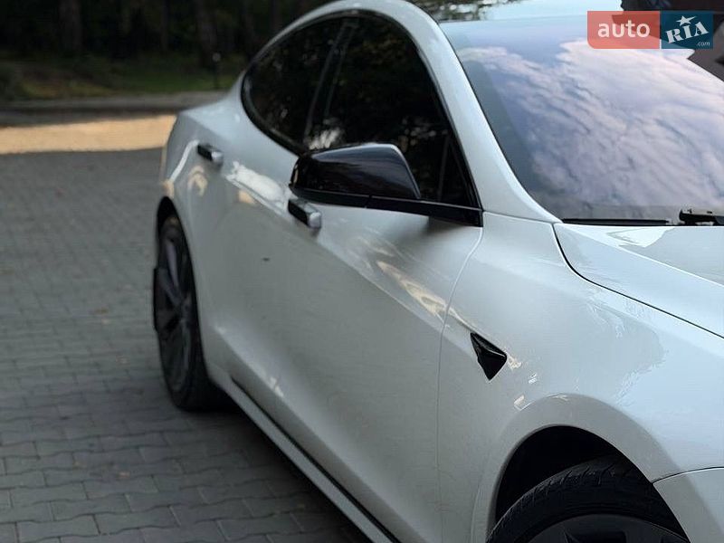 Ліфтбек Tesla Model S 2017 в Тернополі