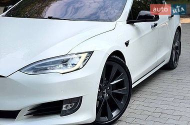 Ліфтбек Tesla Model S 2017 в Тернополі