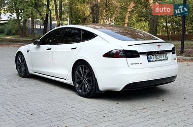 Ліфтбек Tesla Model S 2017 в Тернополі