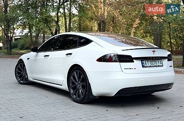 Ліфтбек Tesla Model S 2017 в Тернополі