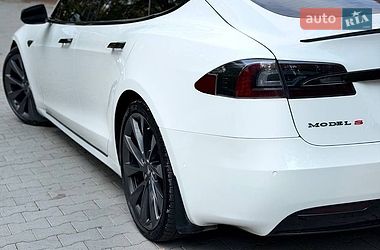 Ліфтбек Tesla Model S 2017 в Тернополі