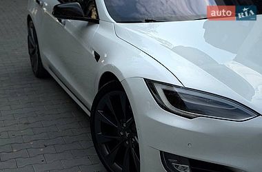 Лифтбек Tesla Model S 2017 в Тернополе