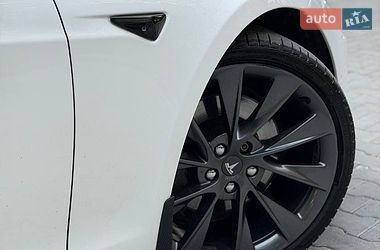 Ліфтбек Tesla Model S 2017 в Тернополі