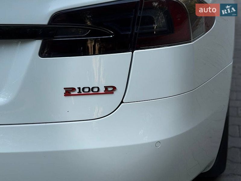 Ліфтбек Tesla Model S 2017 в Тернополі