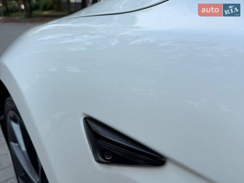 Лифтбек Tesla Model S 2017 в Тернополе