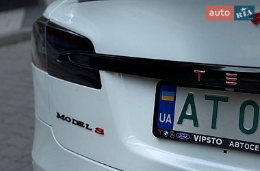 Ліфтбек Tesla Model S 2017 в Тернополі