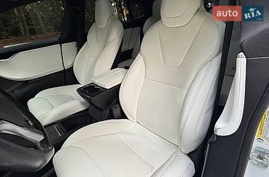 Ліфтбек Tesla Model S 2017 в Тернополі