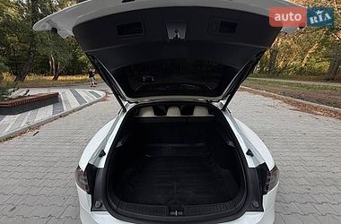 Ліфтбек Tesla Model S 2017 в Тернополі