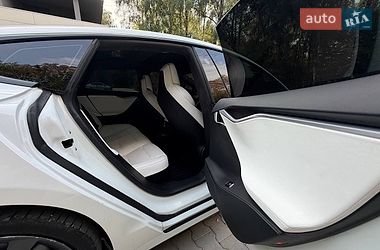 Ліфтбек Tesla Model S 2017 в Тернополі